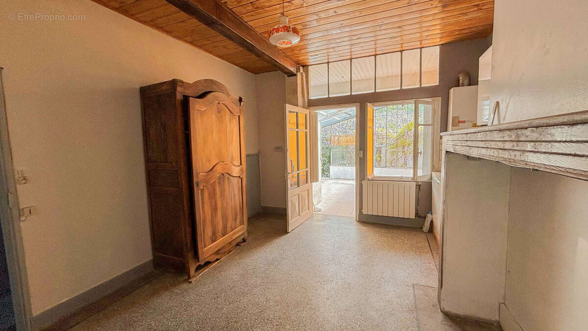 Maison à MONTAIGU-DE-QUERCY