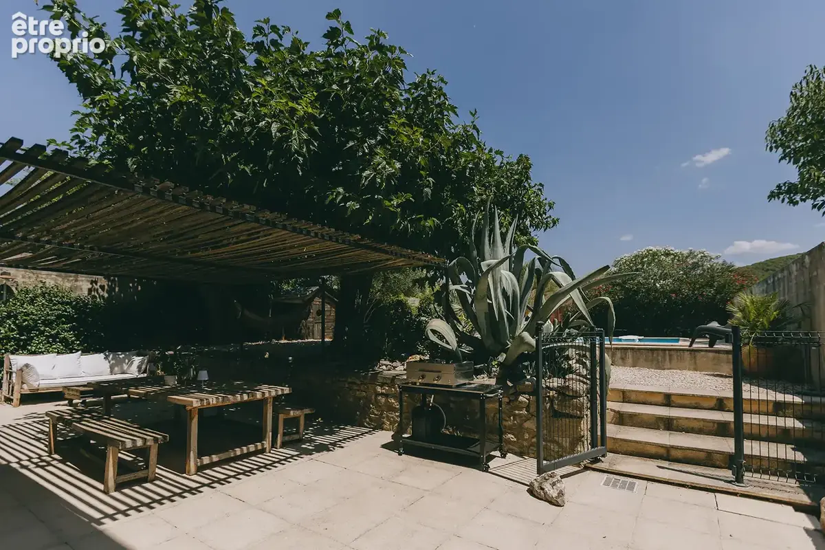 Propriété de caractère de 193 m2 avec jardin et piscine - photo 3