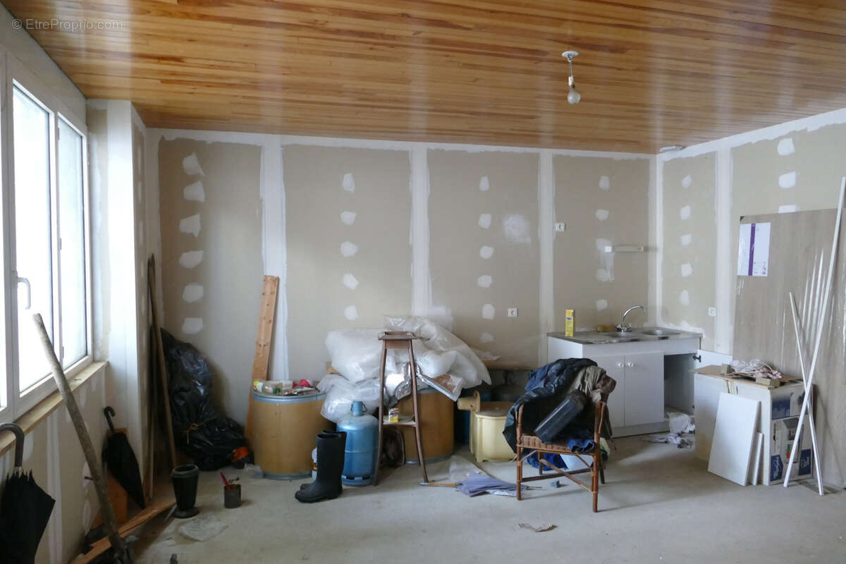Maison à rénover avec local commercial et logement indépendants (Maurs, 15) - photo 10