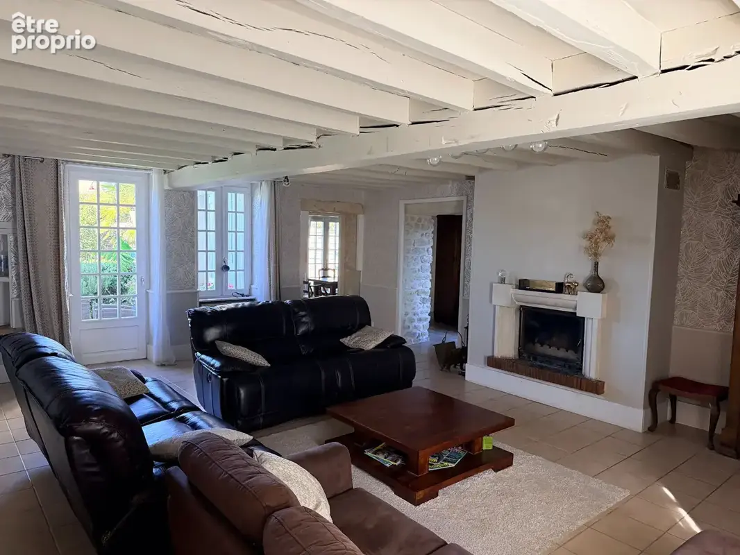 Opportunité, charmante Longère entièrement rénovée de 276 m² avec piscine, rare .... - photo 6