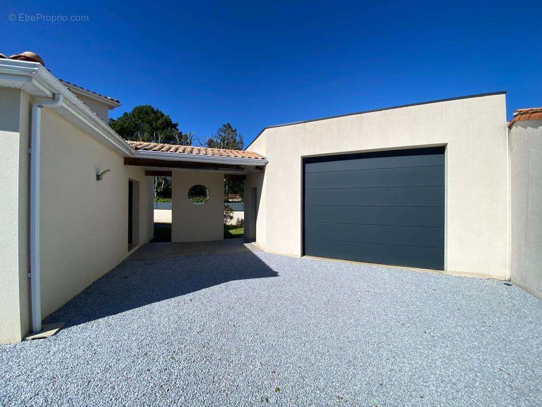 Maison à LES MATHES