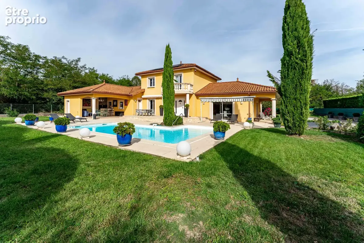 Villa d’architecte avec piscine et jardin paysager de 1 762 m2 - photo 17