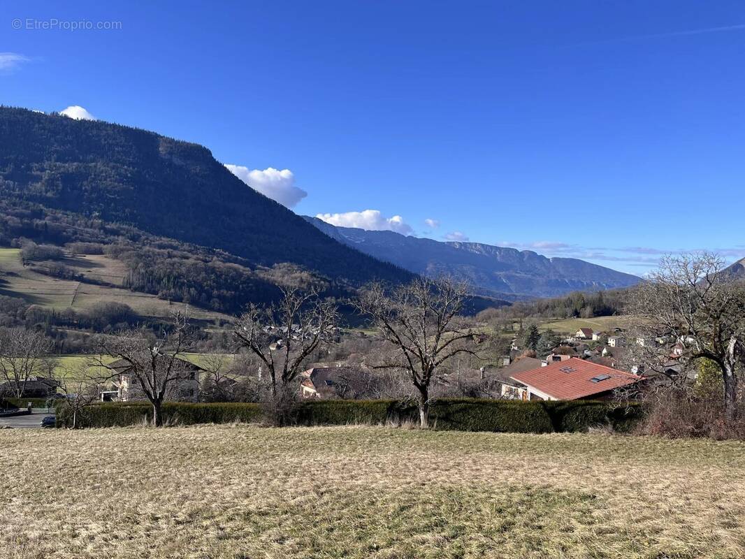 Terrain à FAVERGES