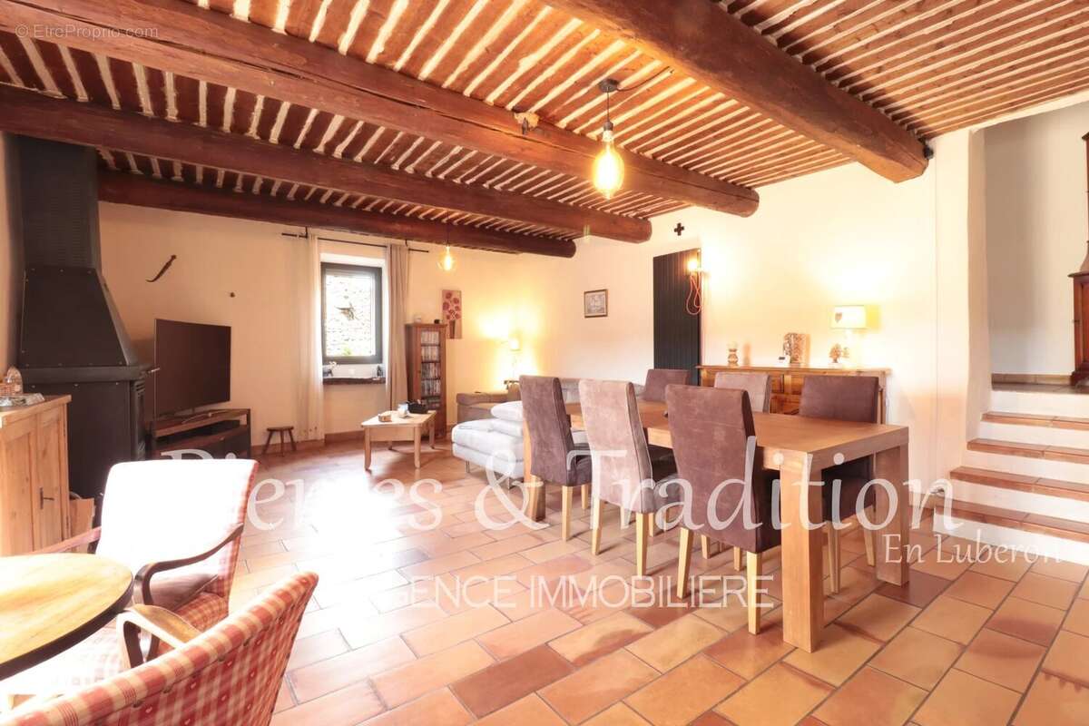 Maison à ROUSSILLON