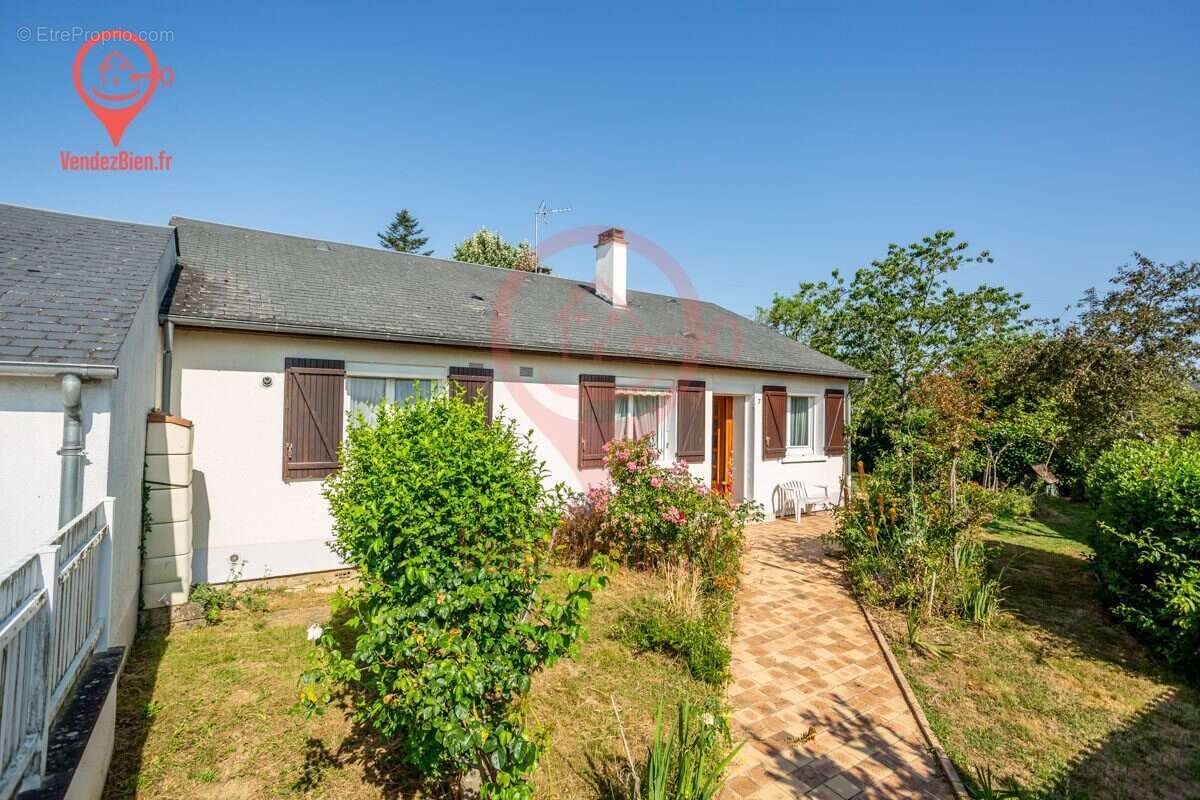 Maison à SAINT-DOULCHARD