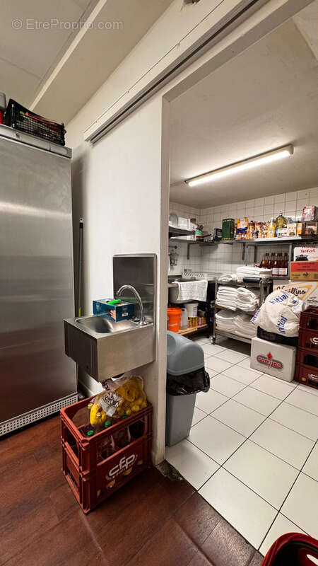 Commerce à LA COLLE-SUR-LOUP