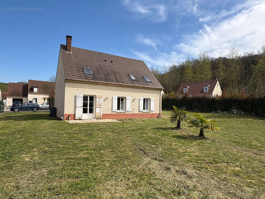 Maison à TRACY-LE-VAL