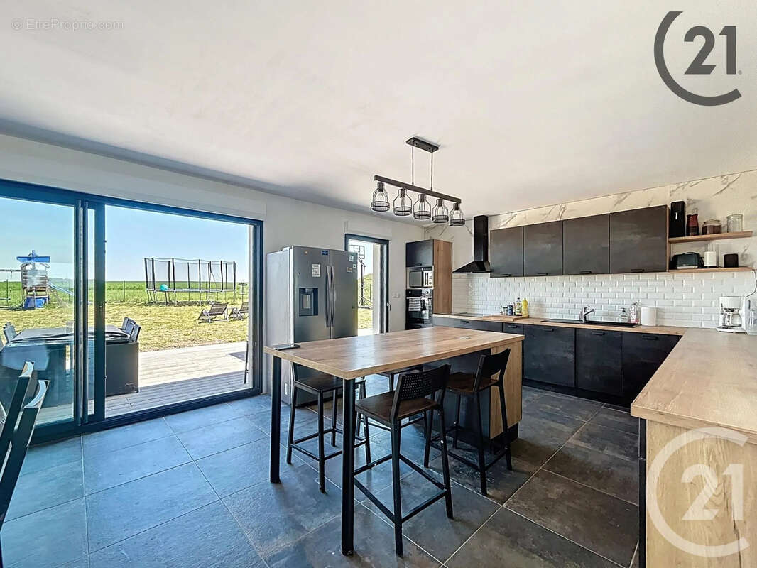 Maison à PRUNAY-BELLEVILLE