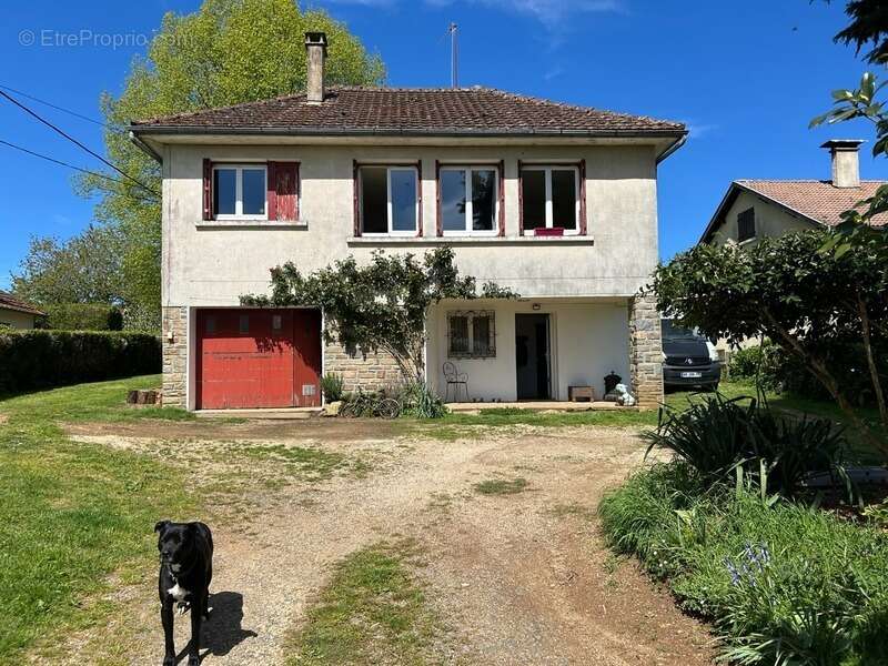 Maison à LANOUAILLE