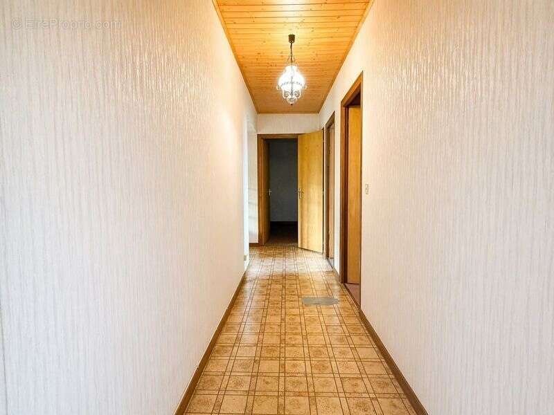 À vendre Thones Appartement 5 pièces à rénover plus plateau à aménager - photo 7