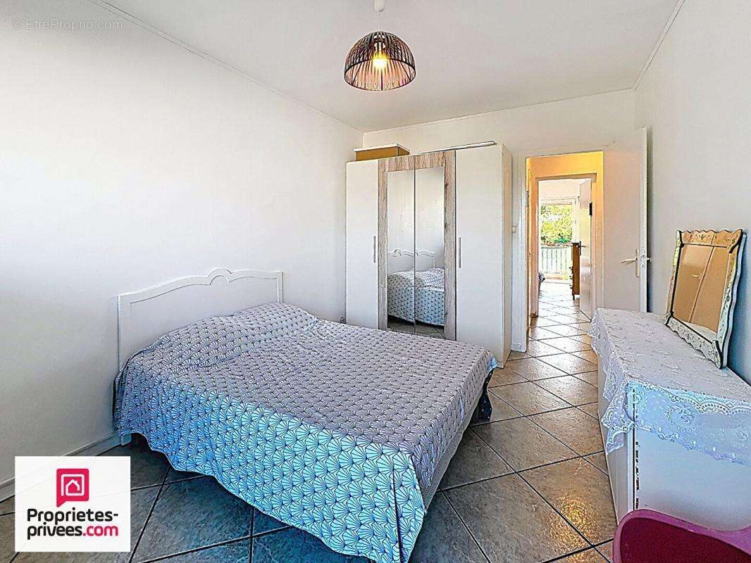 Marseille Appartement T4 st tronc balcons cave et stationnement - photo 17