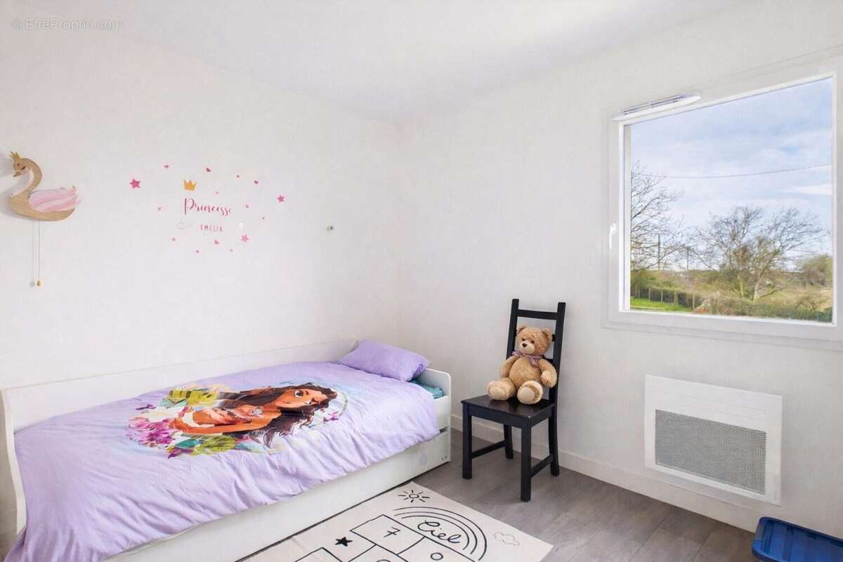 Maison 95 m² à Amberieux  - photo 8