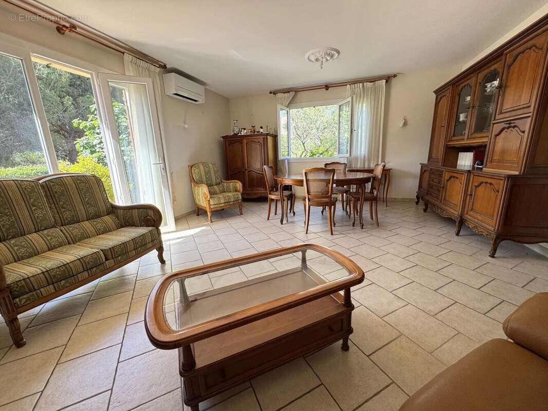 Maison à LA LONDE-LES-MAURES