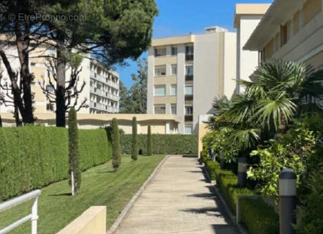 Appartement à MANDELIEU-LA-NAPOULE