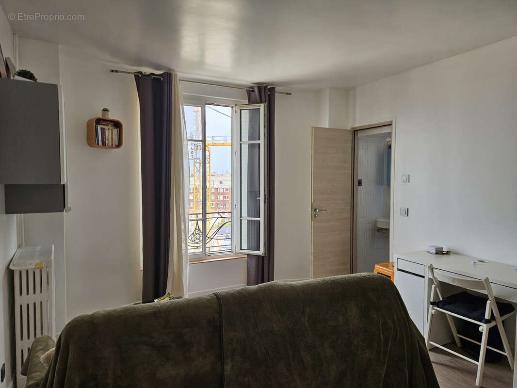 Appartement à COURBEVOIE