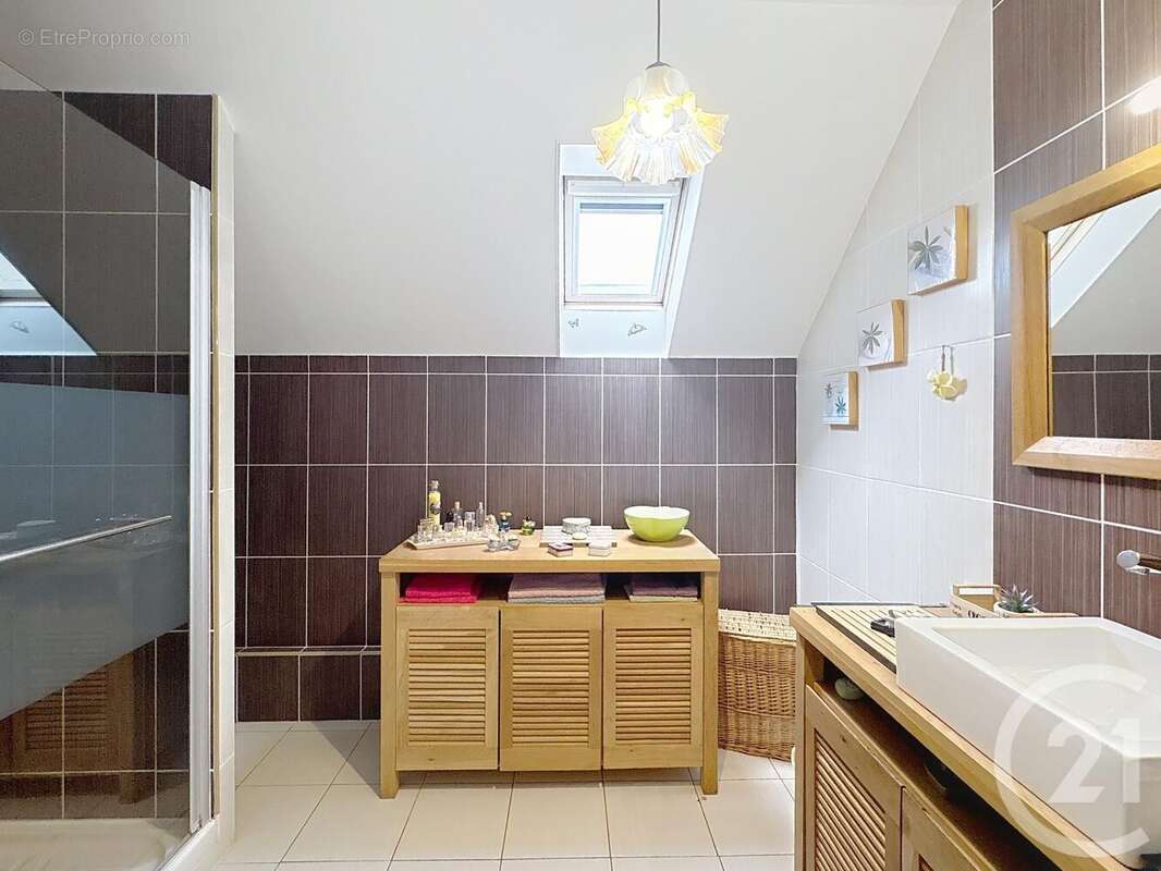 Maison à COMBS-LA-VILLE