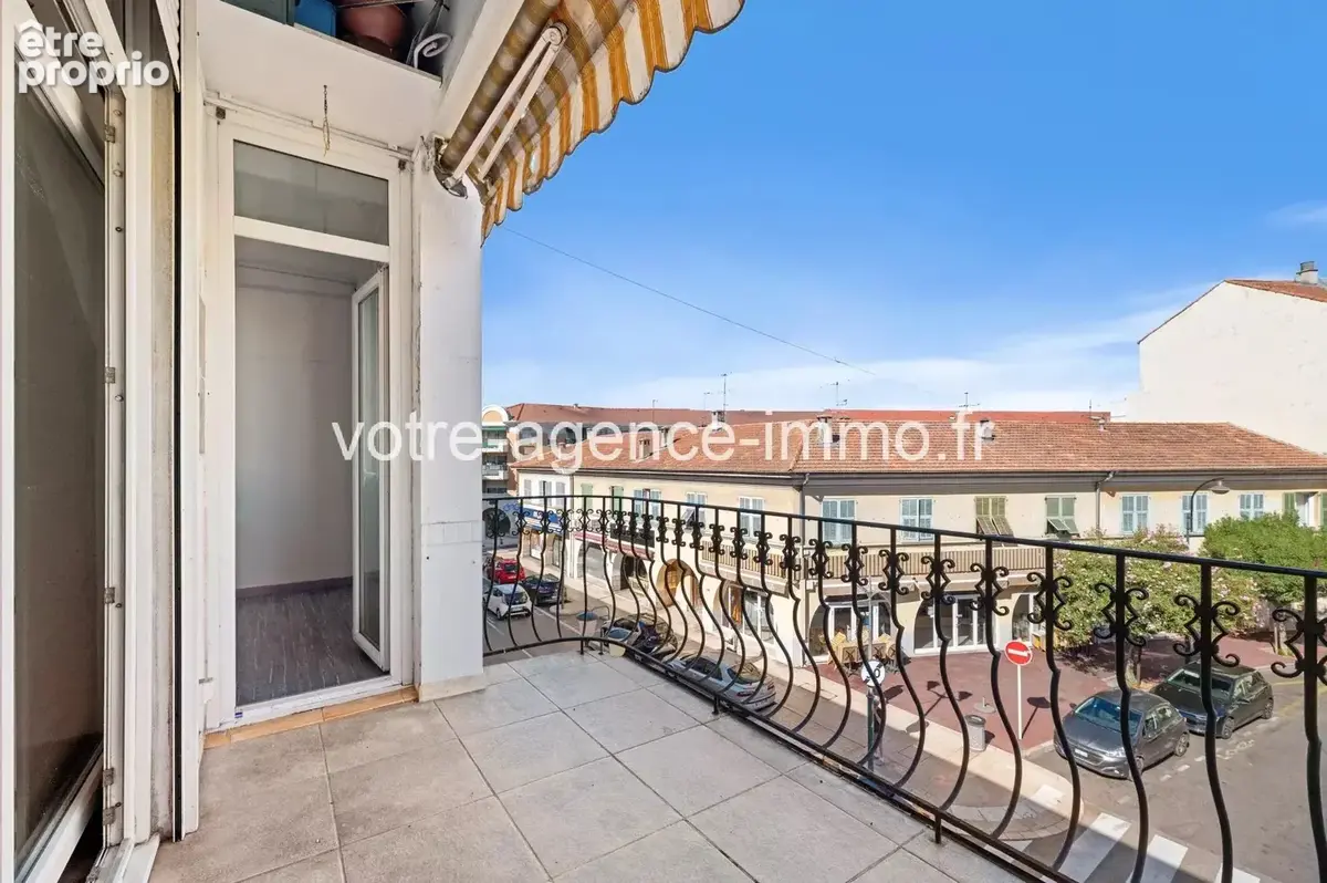 Photo Appartement à Saint-Laurent-Du-Var au prix de 289 000€