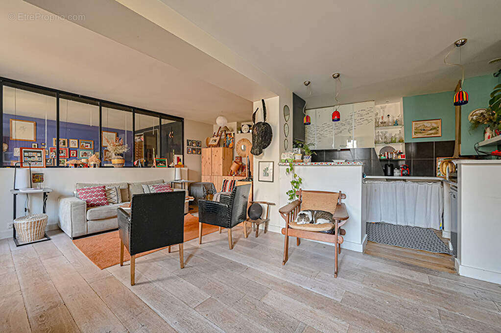 Appartement à PARIS-10E