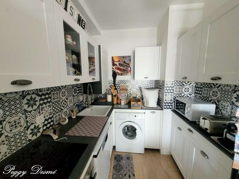 Appartement à vendre 3 pièces LA ROCHELLE (17) - 2 chambres, Terrasse, Place de parking privative - photo 3