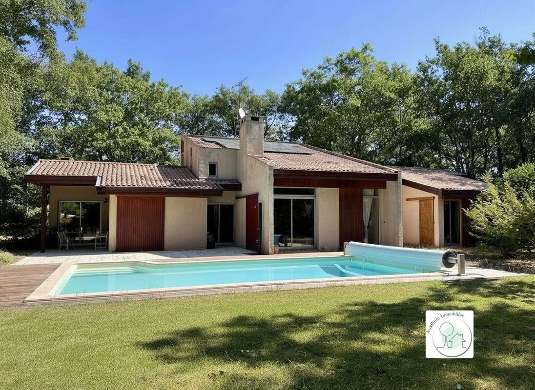 Maison 230 m² à Pugnac  - photo 2