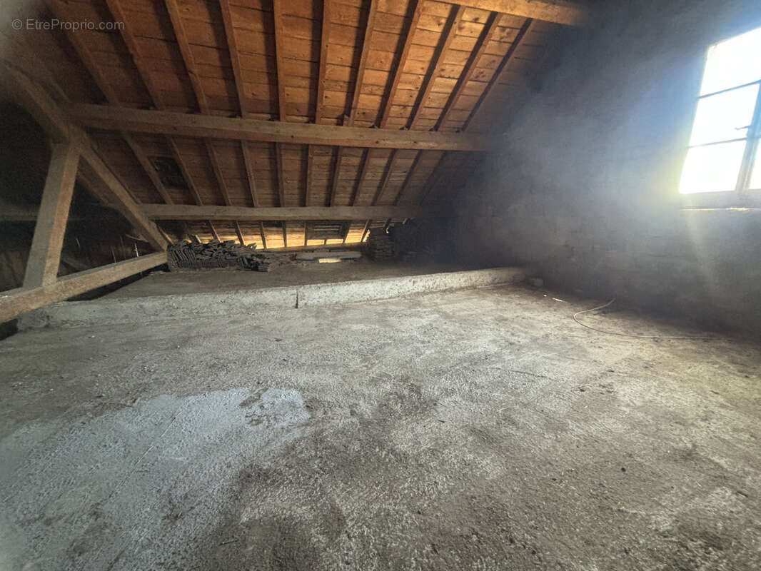 Appartement à LABERGEMENT-SAINTE-MARIE