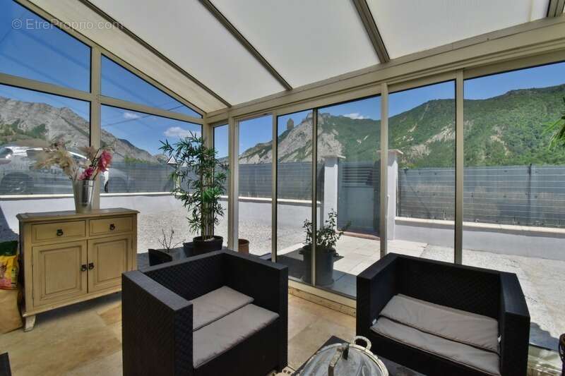 Maison à vendre 5 pièces LA MOTTE DU CAIRE (04) - photo 3