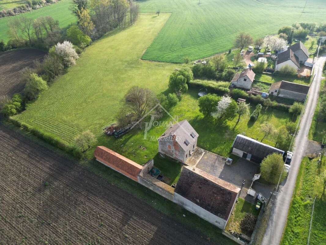 Maison à BROUT-VERNET