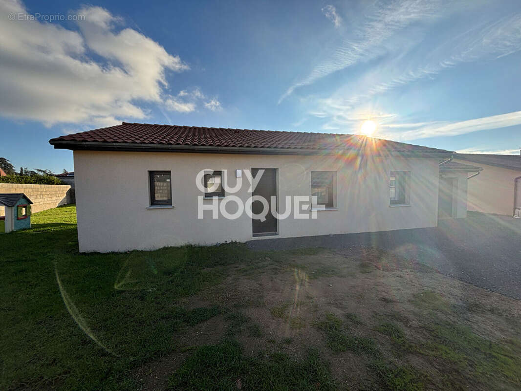 Maison à POUILLY-LES-FEURS