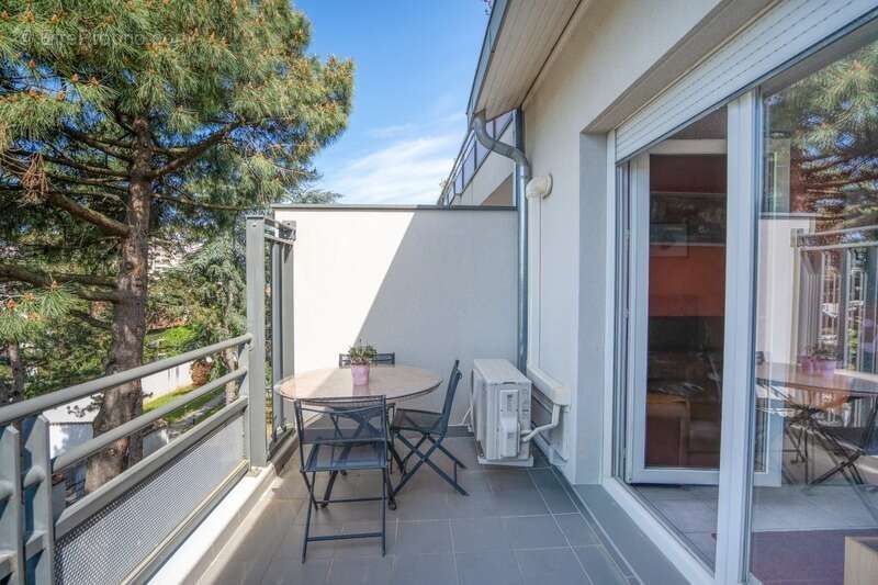 Appartement à BRON