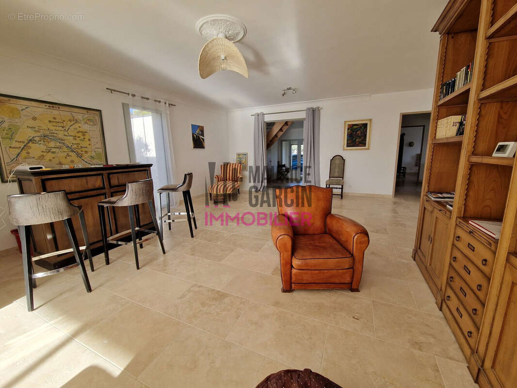 Maison à L'ISLE-SUR-LA-SORGUE