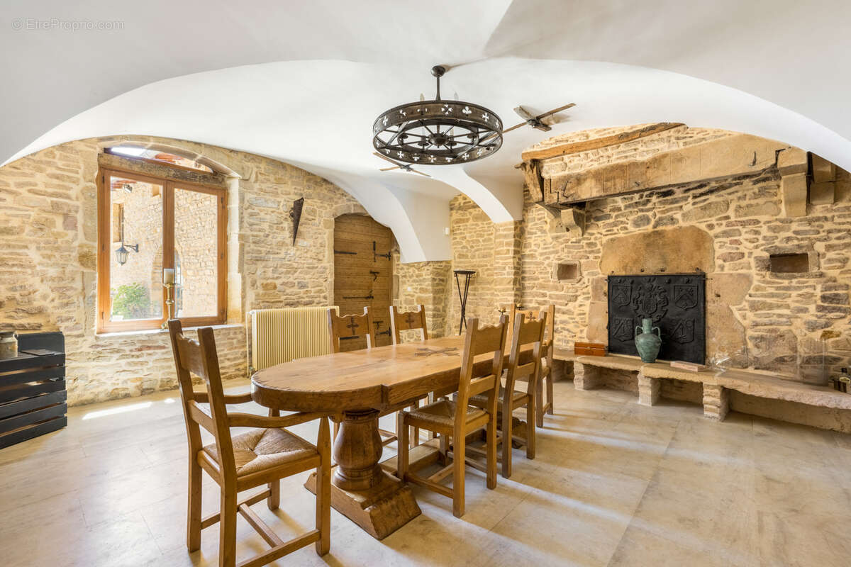 Maison à VILLE-SUR-JARNIOUX