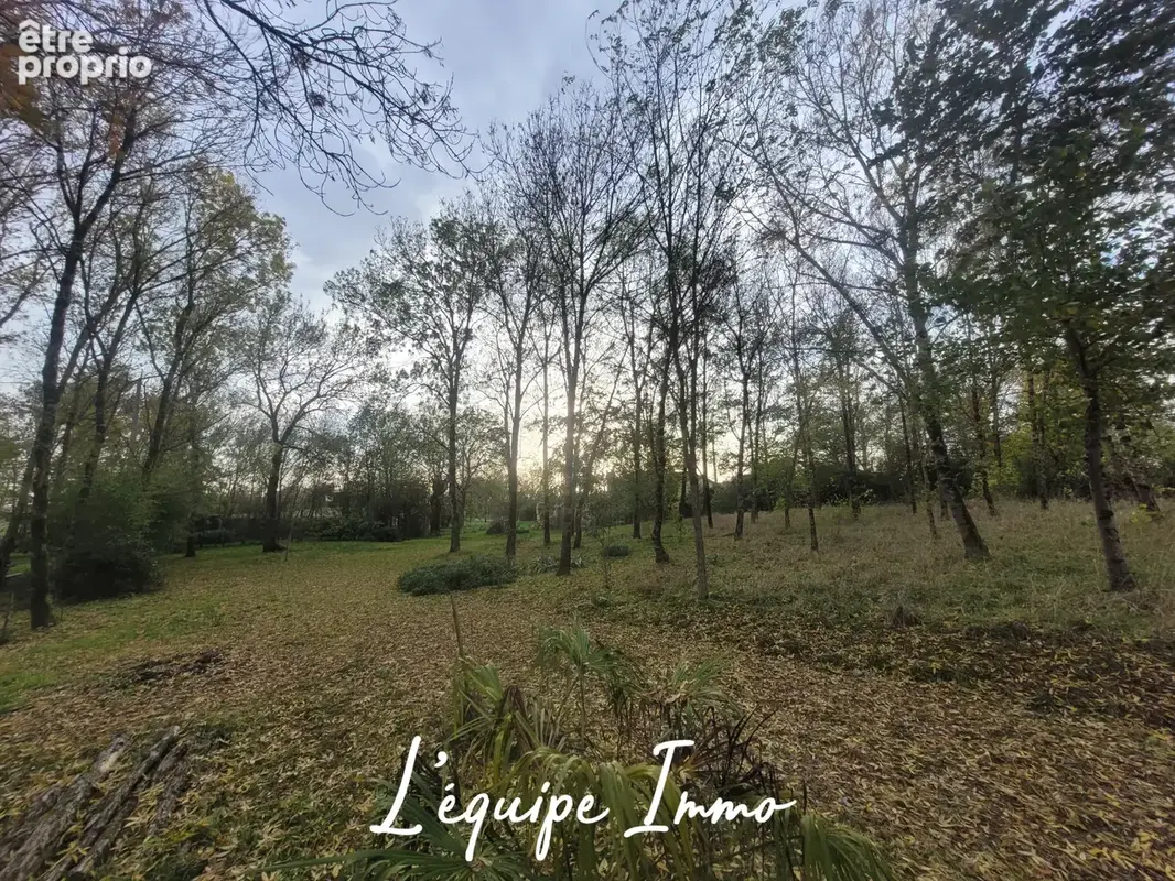 Terrain constructible de 2800 m2 viabilisé - photo 8