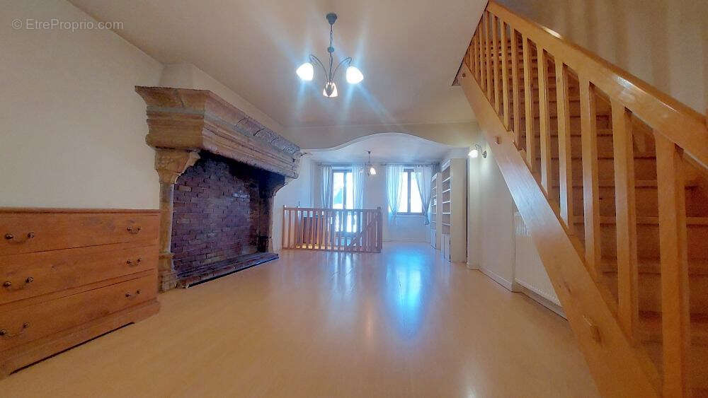 Maison à SAINT-HIPPOLYTE