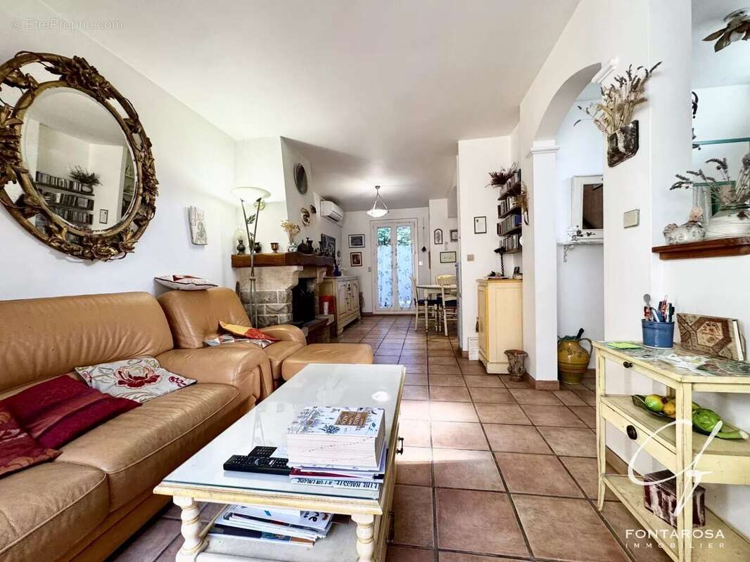 Maison à PUGET-SUR-ARGENS