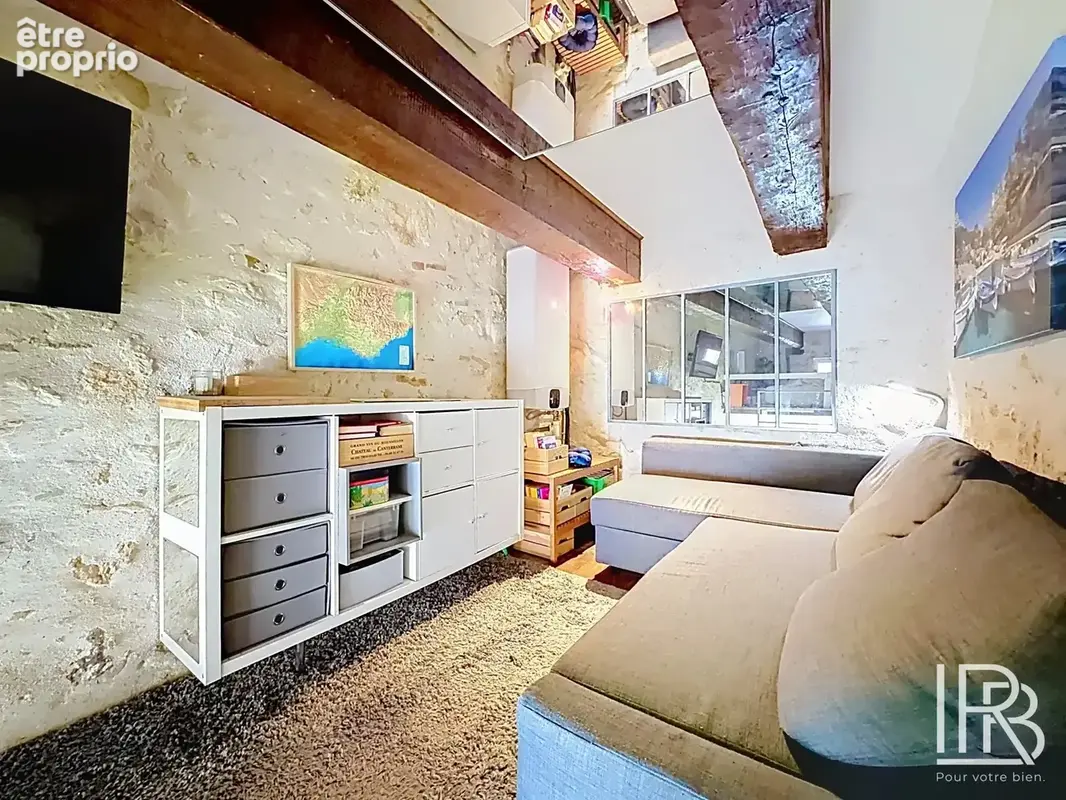"appartement" atypique - charme de l'ancien - rue sainte - photo 4