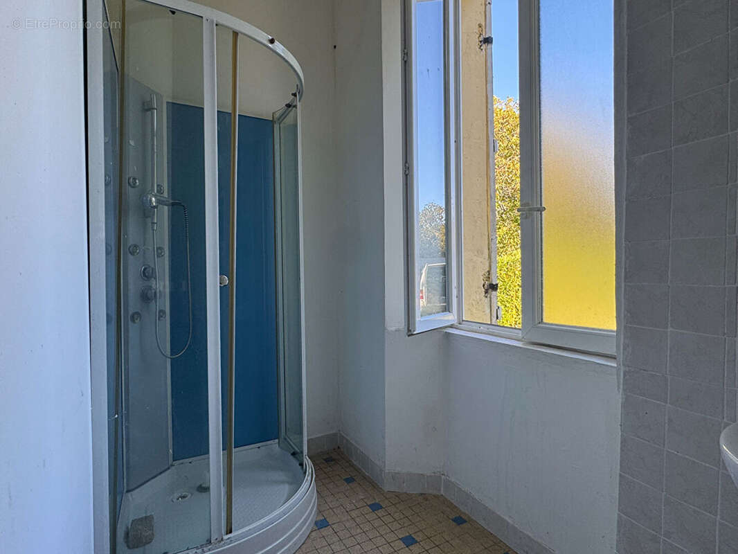 Maison à JAU-DIGNAC-ET-LOIRAC