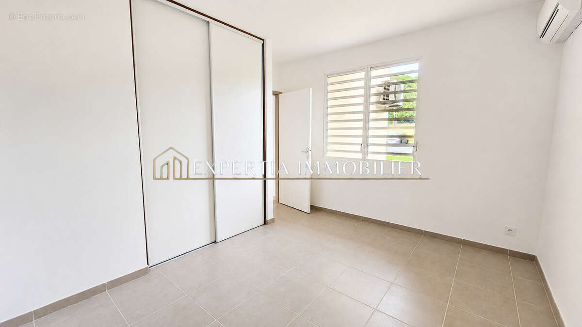 Appartement à REMIRE-MONTJOLY
