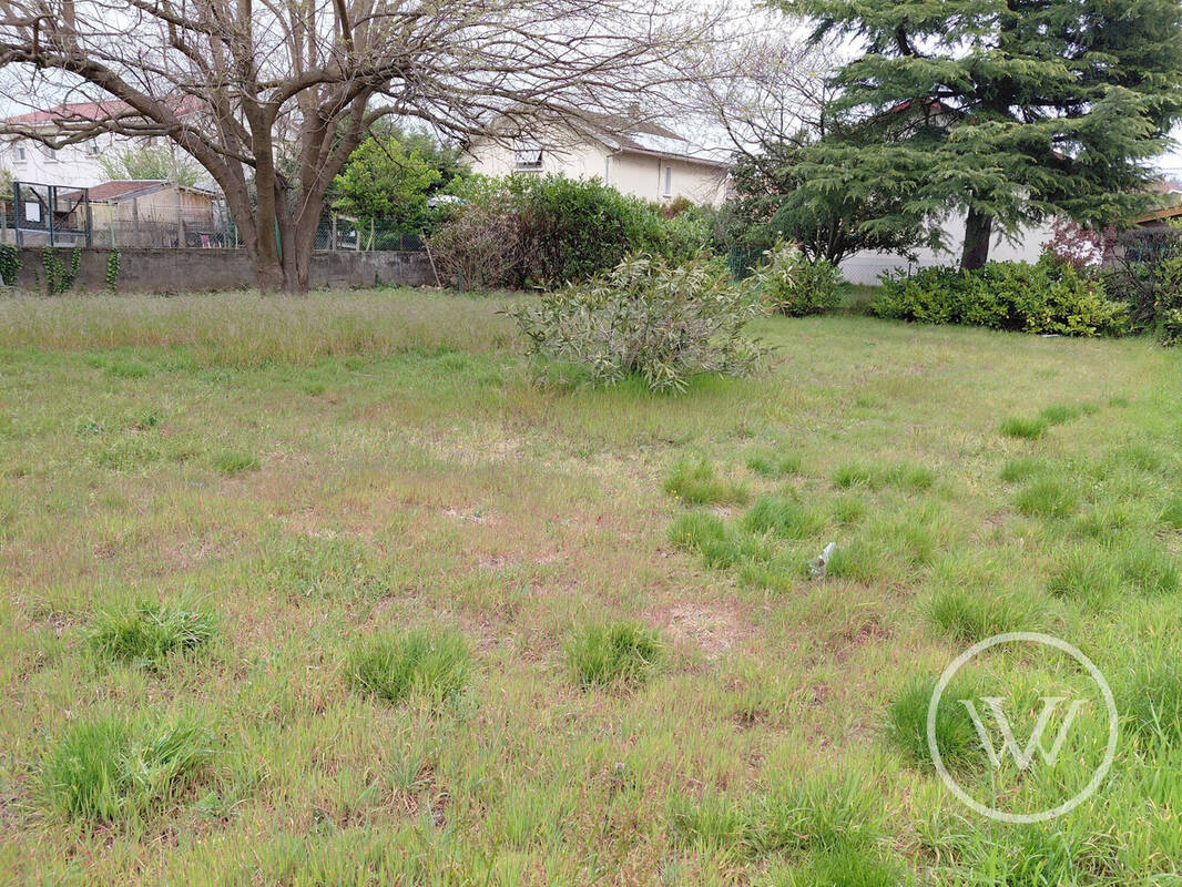 Terrain à LE PEAGE-DE-ROUSSILLON