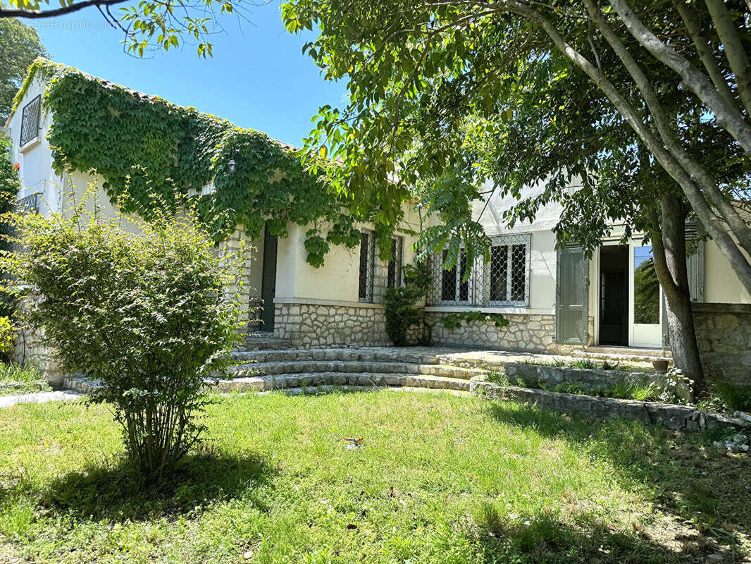 Maison  5 pièces 160 m2 - photo 2