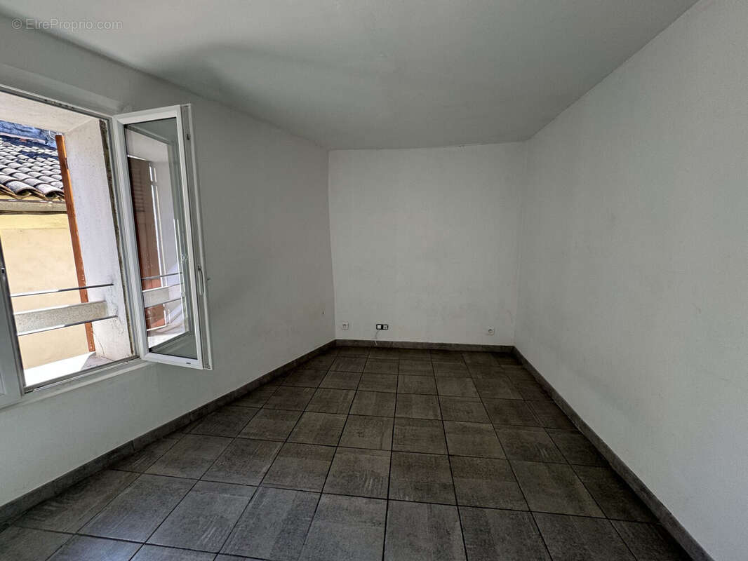 Appartement à TOURVES