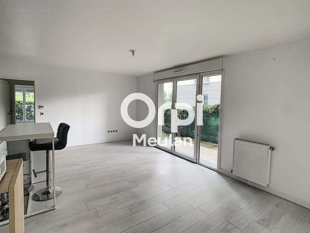Appartement à HARDRICOURT
