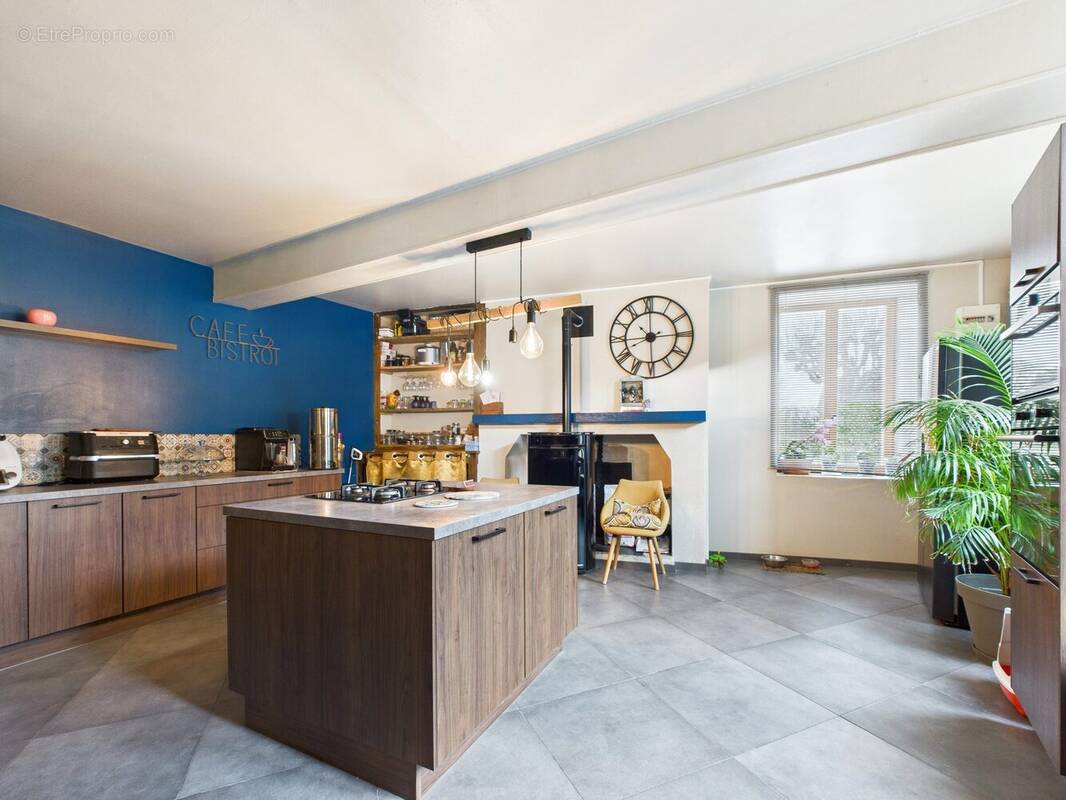 Maison à VILLY-LE-MARECHAL