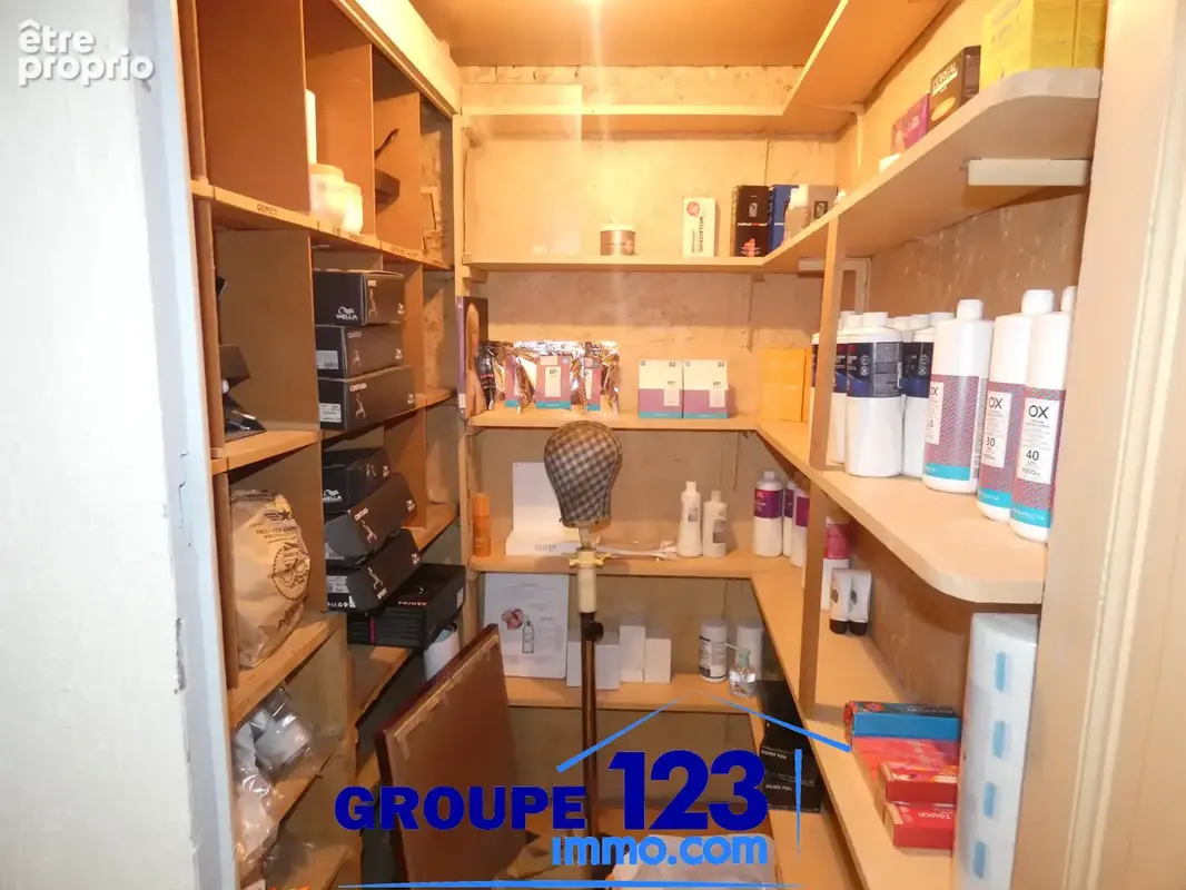 Maison et local commercial - photo 12