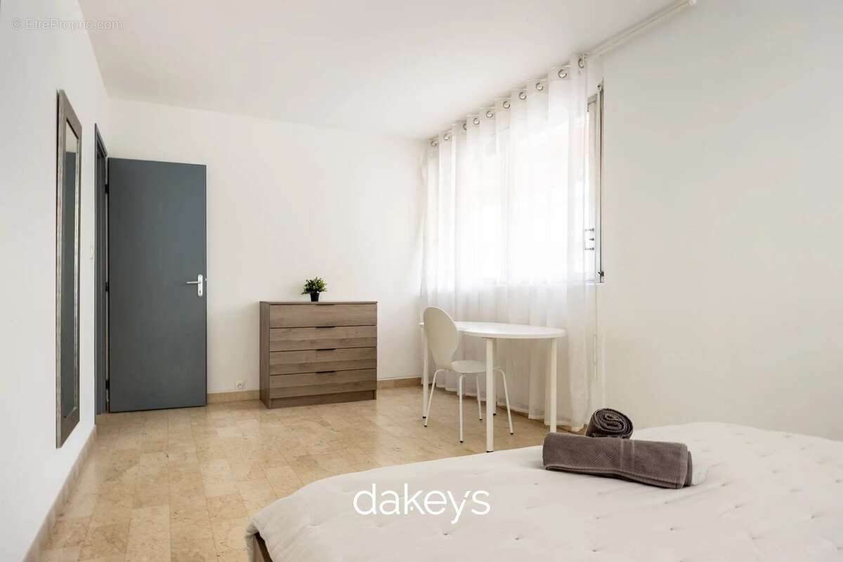 Appartement à MARSEILLE-7E