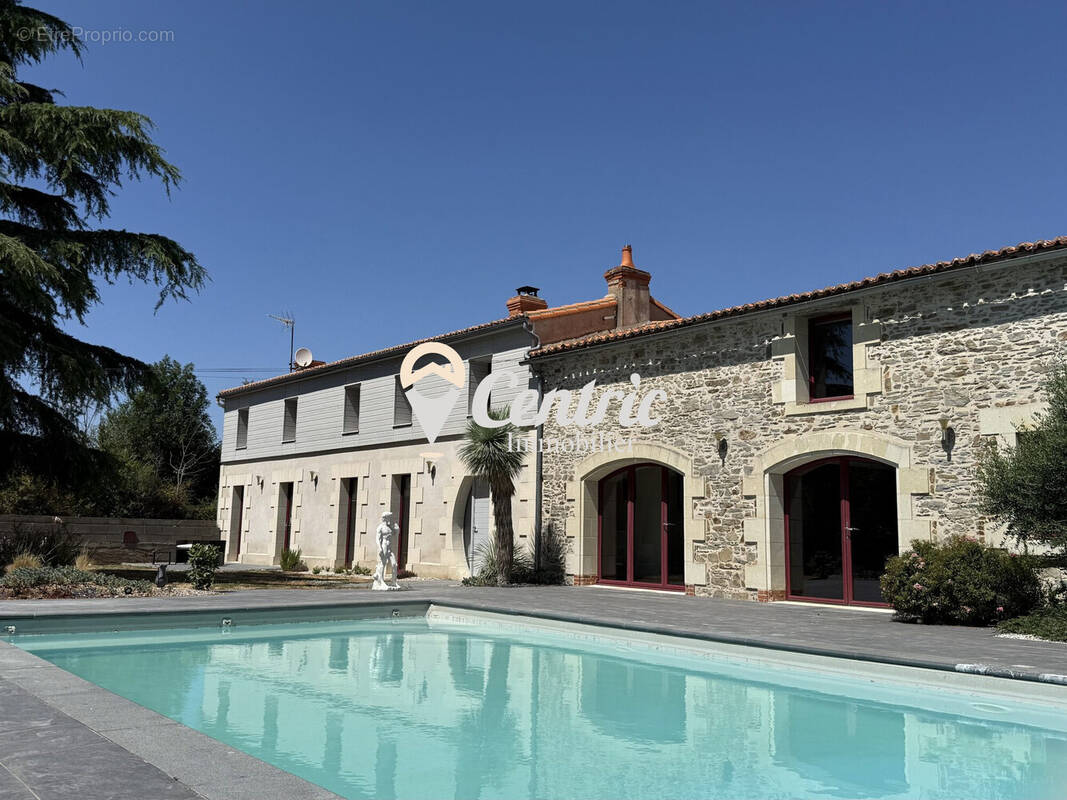 Maison à CERSAY