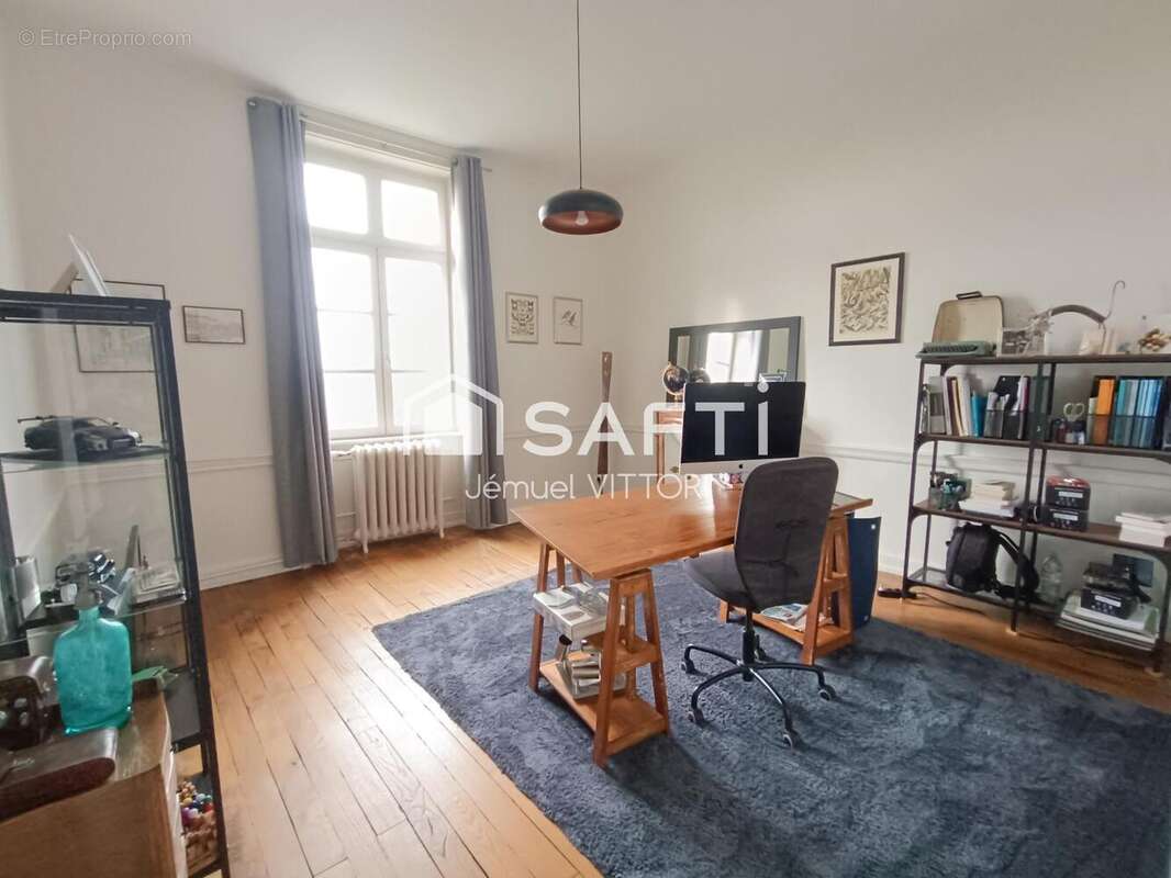 Maison 240 m² à Ernee  - photo 7