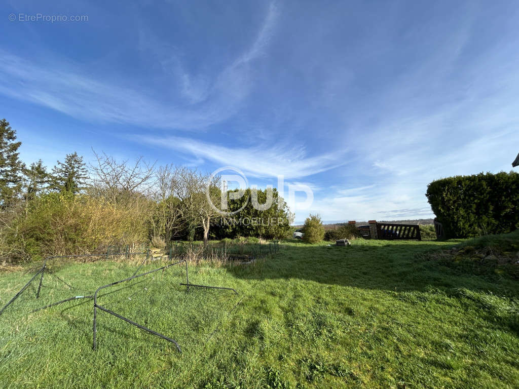 Terrain à MONT-SAINT-ELOI