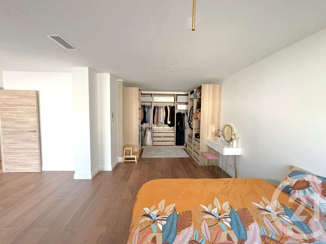 Maison 196 m² à Goyrans  - photo 5