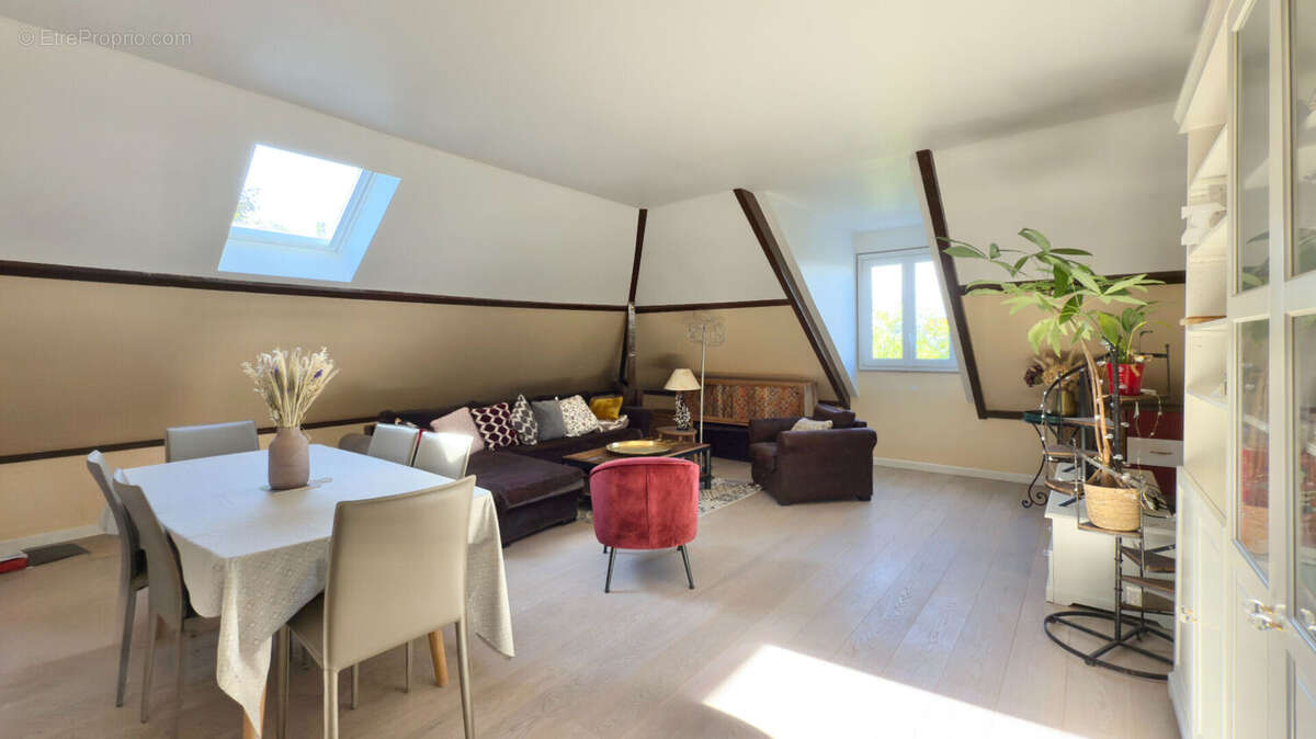 Appartement à CORBEIL-ESSONNES