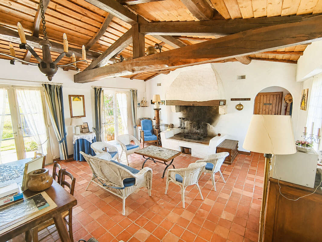 Noirmoutier en l'Ile - l'Herbaudière. Maison 4 ch  sur une parcelle de 845 m2. 530 000 € FAI - photo 4